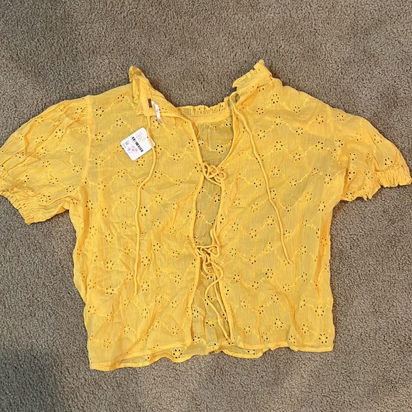 Free People Yellow Floral Top Size M / NWT! - Picture 2 of 3